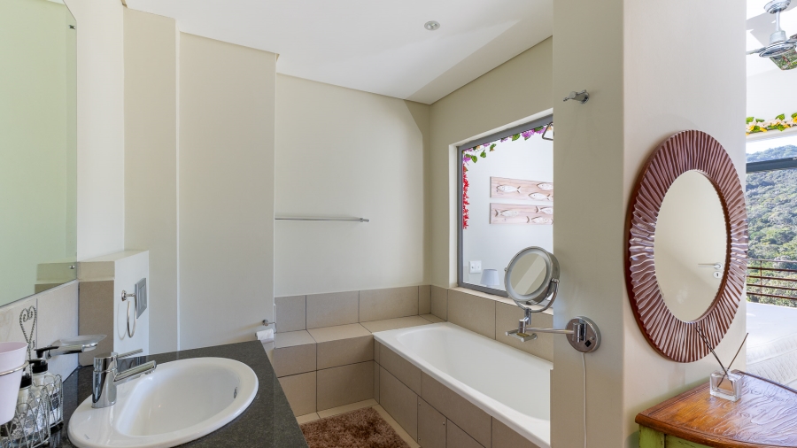 2 Bedroom Property for Sale in Herolds Bay Western Cape